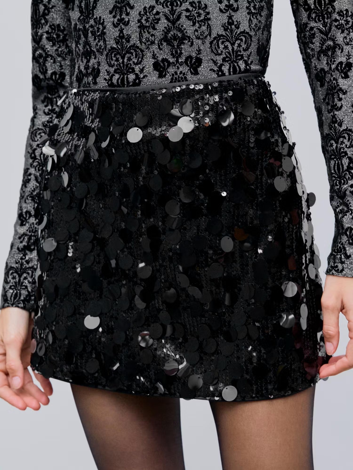 SEQUIN MINI SKIRT