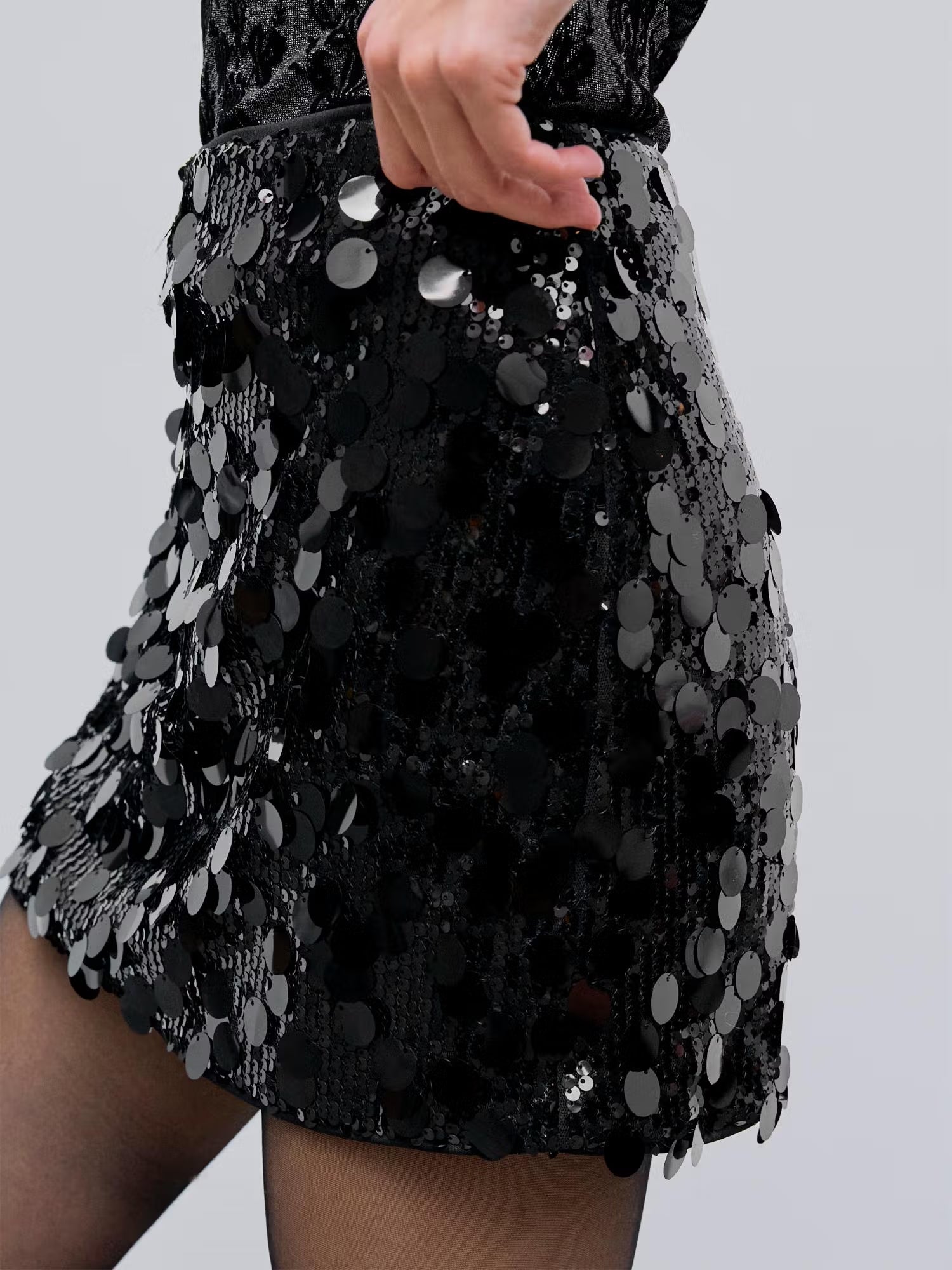 SEQUIN MINI SKIRT