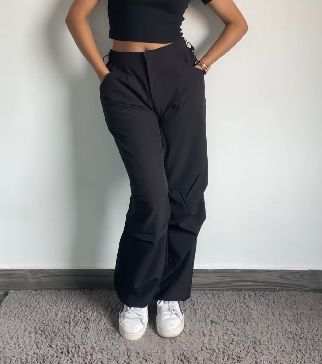 BLACK PARACHUTE PANTS